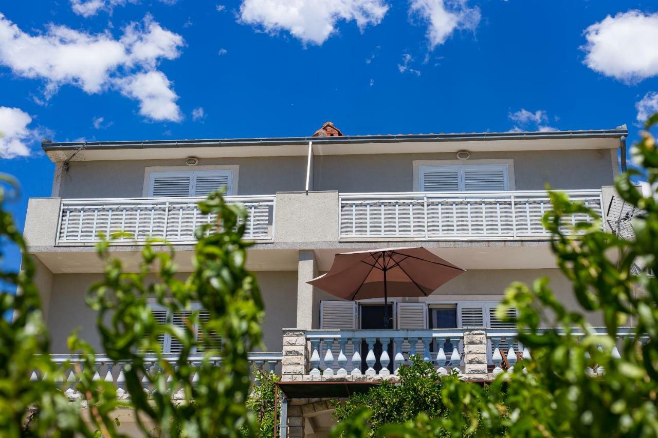 Apartments Rose Trogir Exterior foto