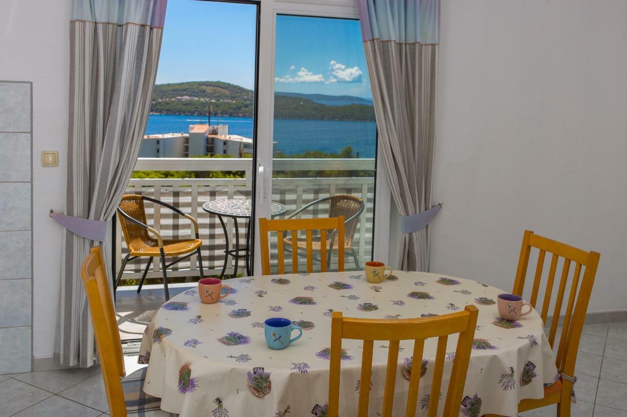 Apartments Rose Trogir Exterior foto